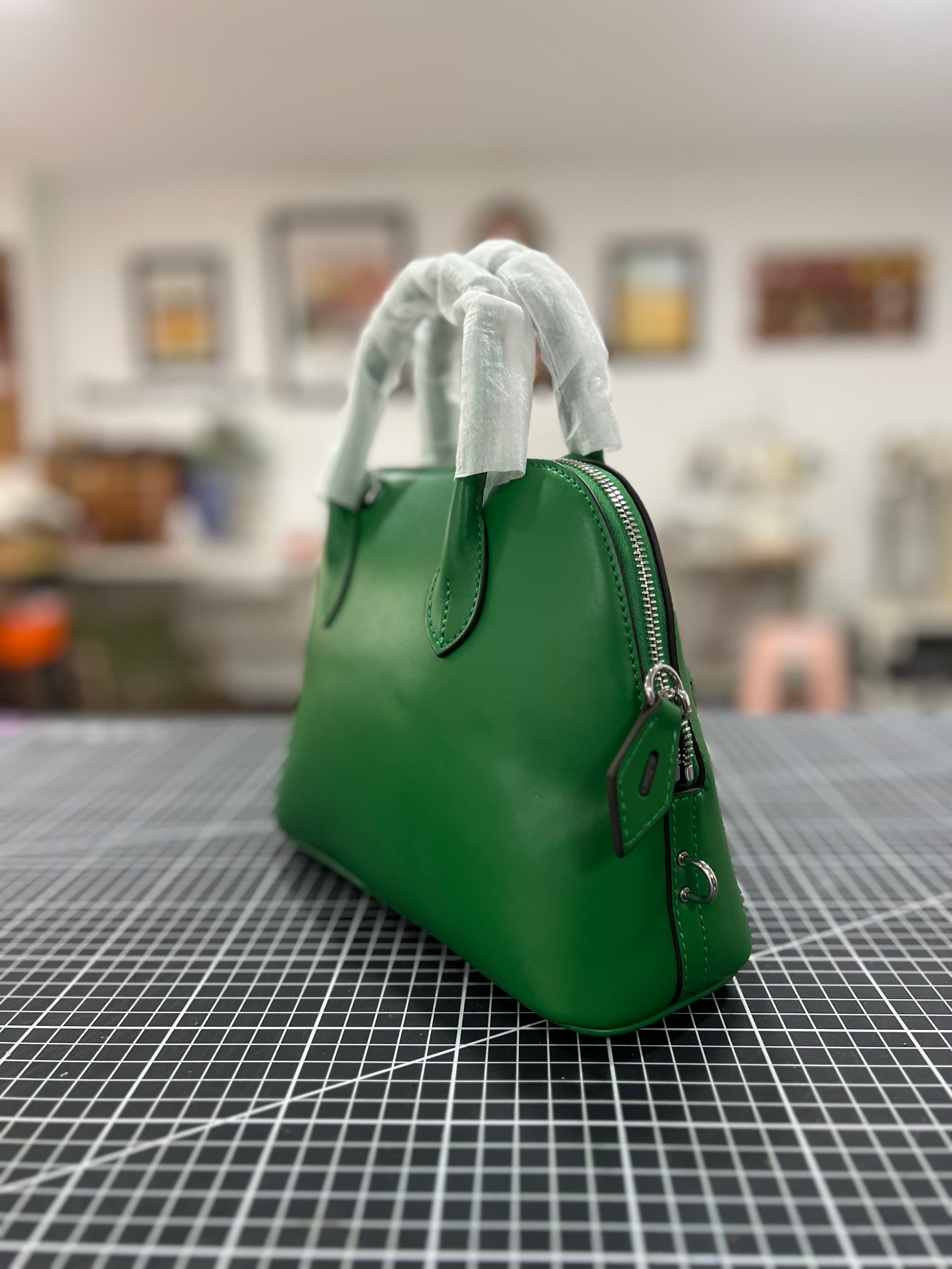 Structured Bowling Bag · 27 cm