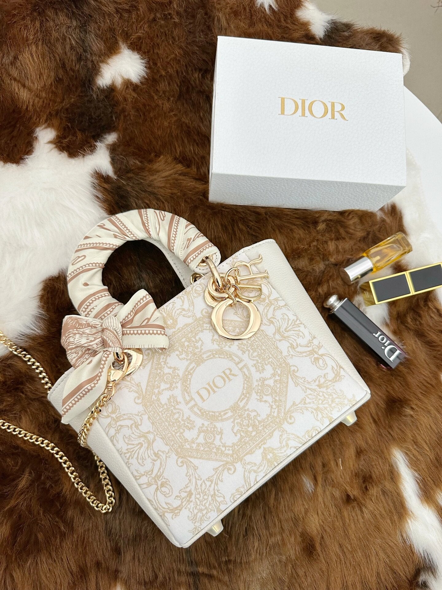 Lady dior best sale dust bag