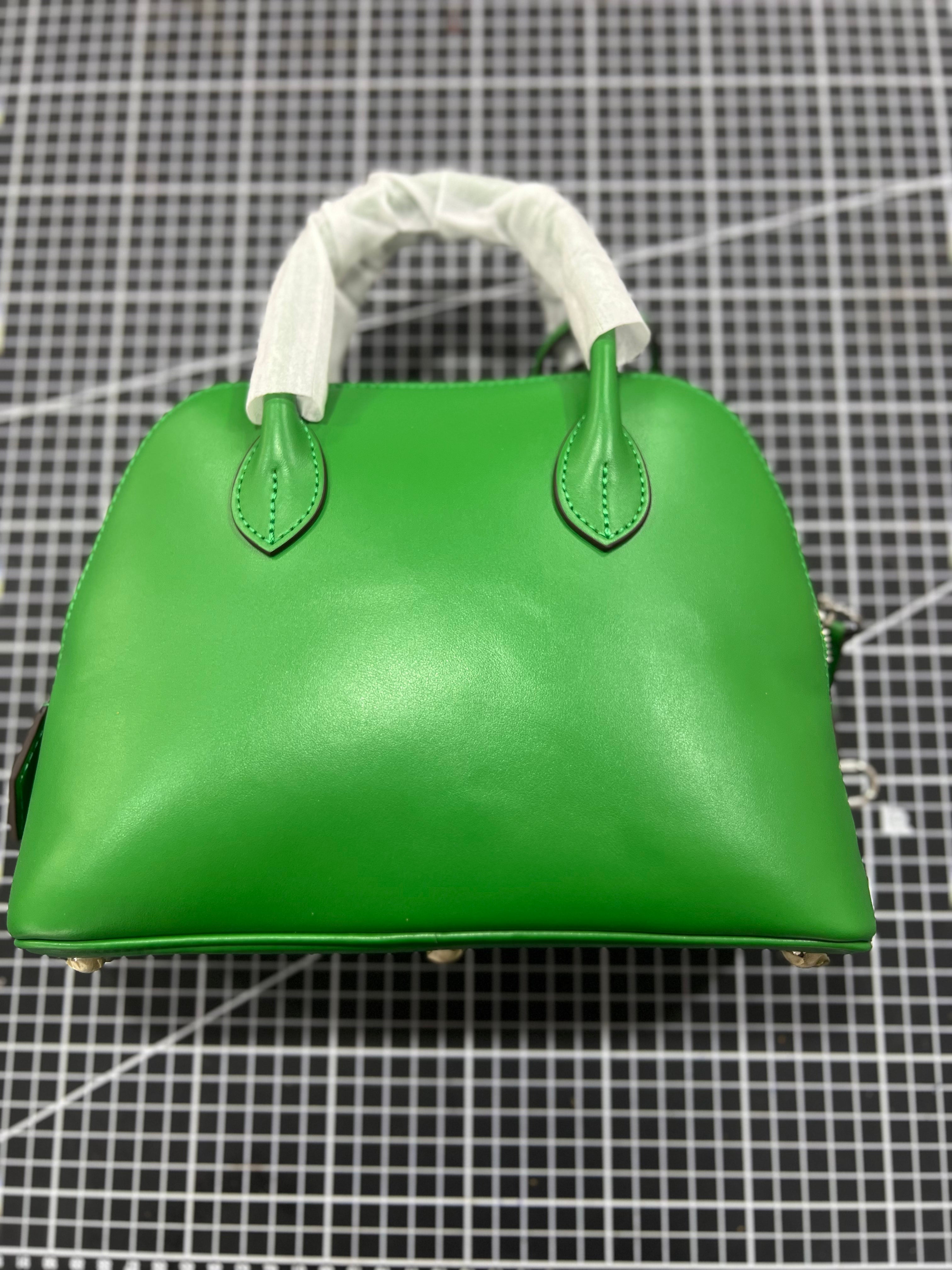 Structured Bowling Bag · 27 cm