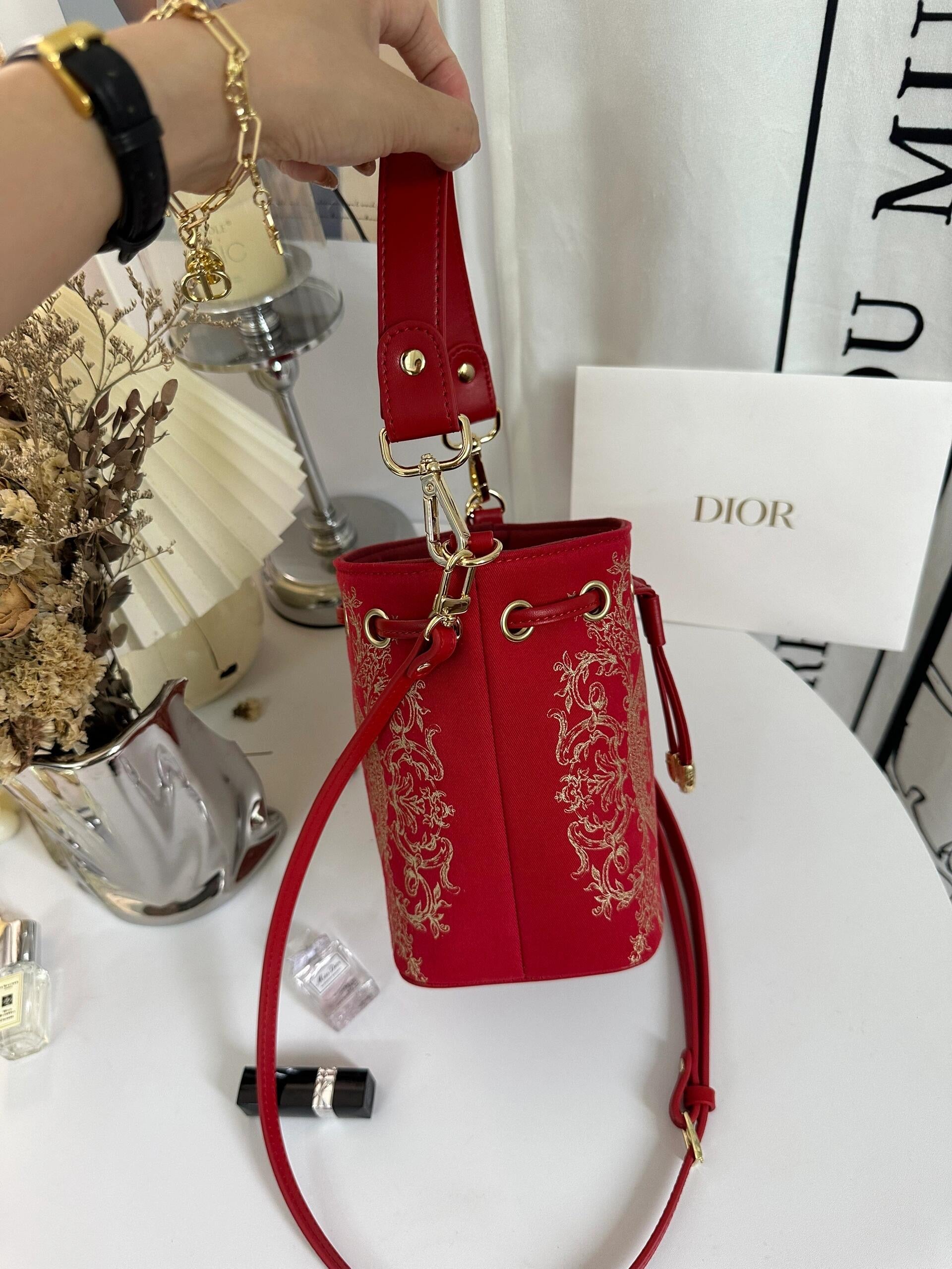 Dior Year of the Dragon Bucket Bag: A Perfect Blend of Tradition and Modernity