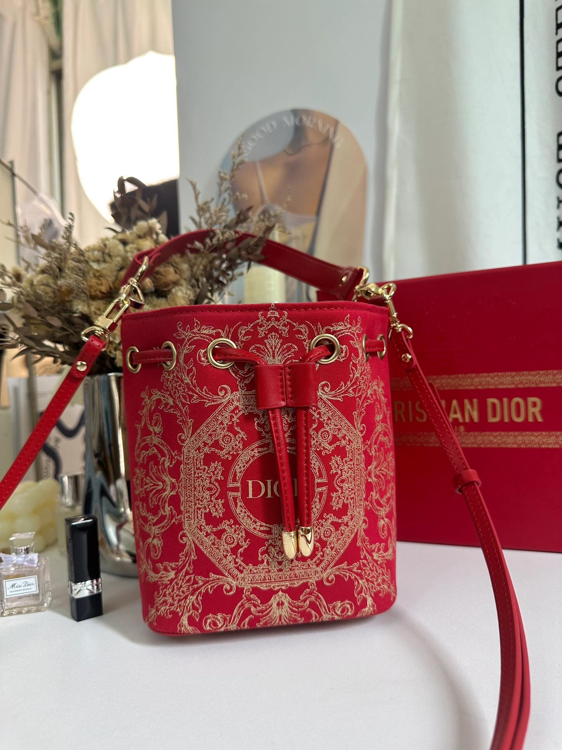 Dior Year of the Dragon Bucket Bag: A Perfect Blend of Tradition and Modernity