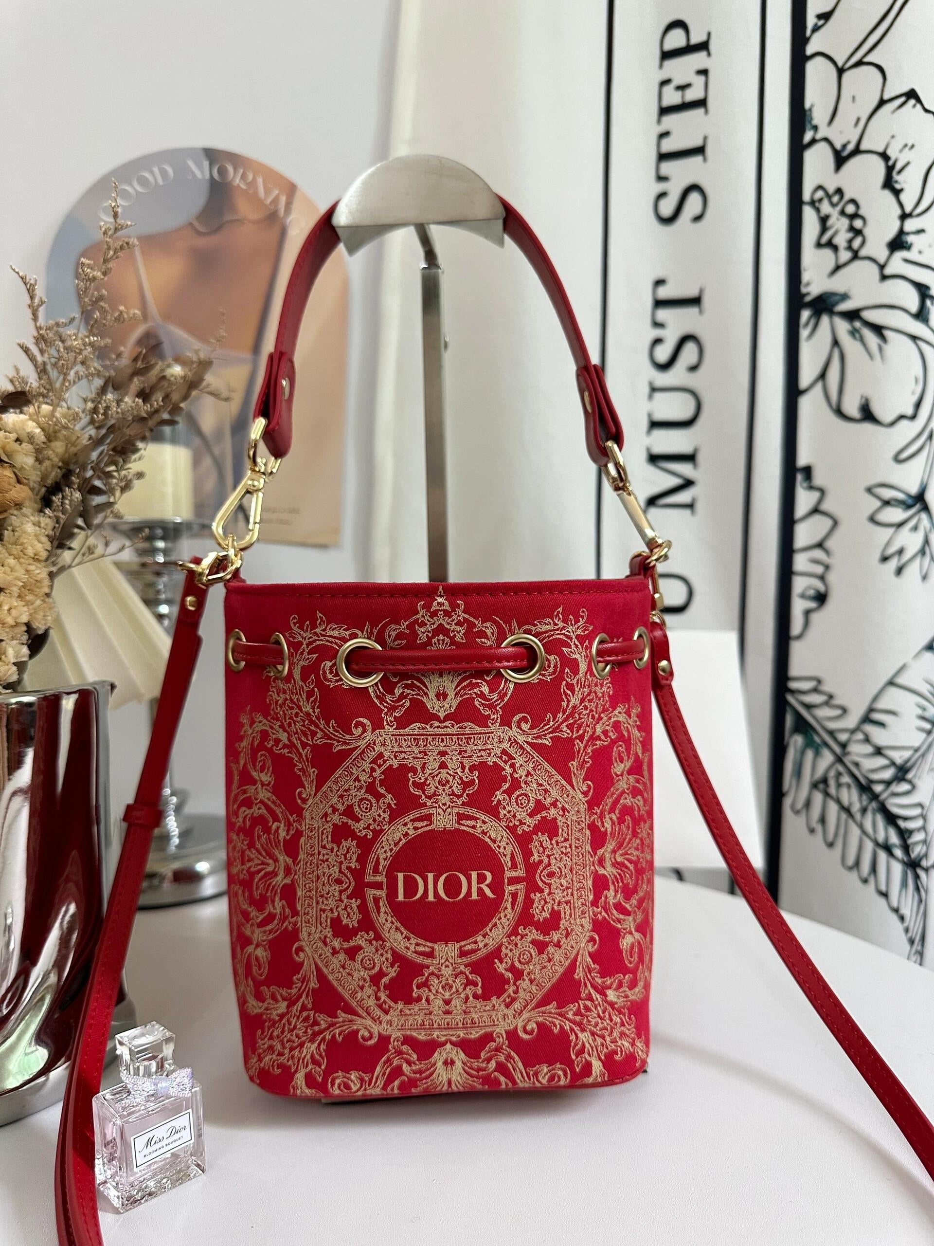 Dior Year of the Dragon Bucket Bag: A Perfect Blend of Tradition and Modernity